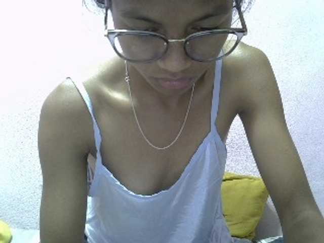 Yalane, en vivo ahora en BongaCams