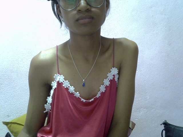 Yalane live cam on BongaCams