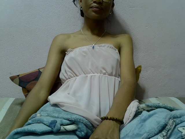 Yalane live cam on BongaCams