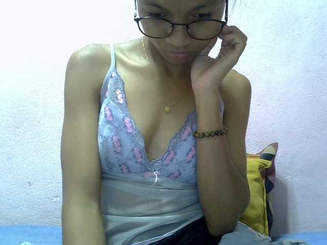 Yalane live cam on BongaCams