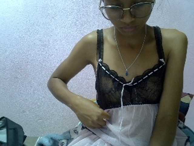 Yalane live cam on BongaCams