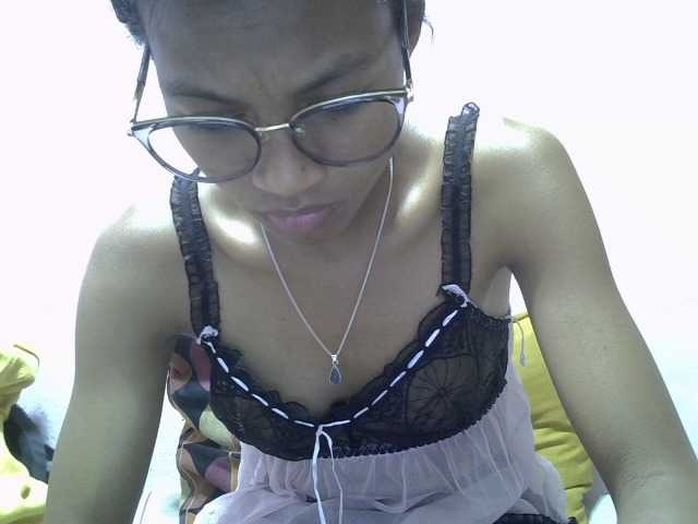 Yalane live cam on BongaCams
