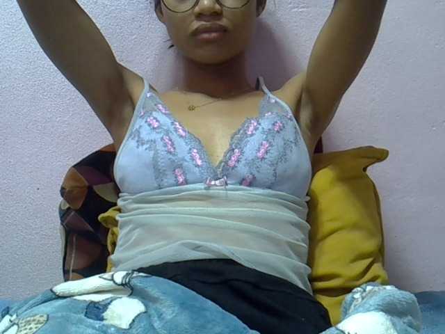 Yalane live cam on BongaCams