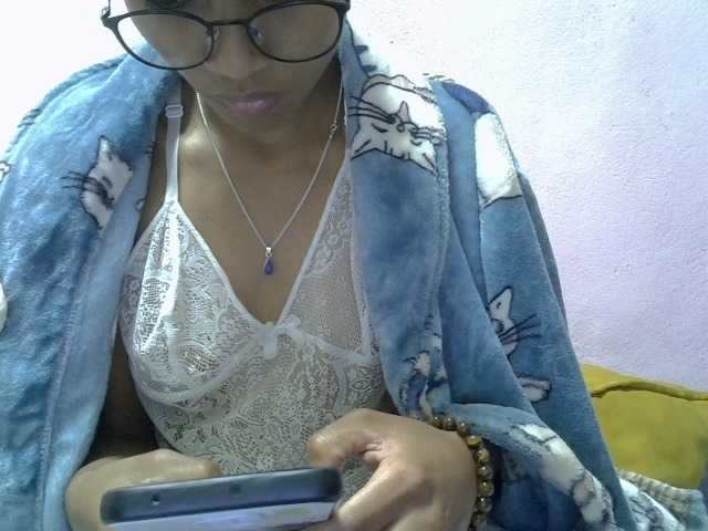 Yalane live cam on BongaCams