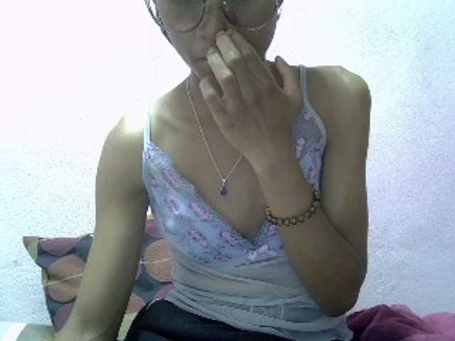 Yalane live cam on BongaCams