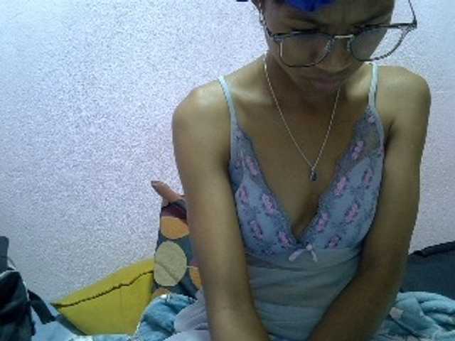 Yalane live cam on BongaCams