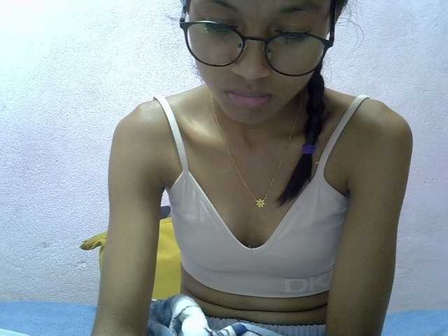 Yalane live cam on BongaCams