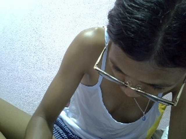 Yalane live cam on BongaCams