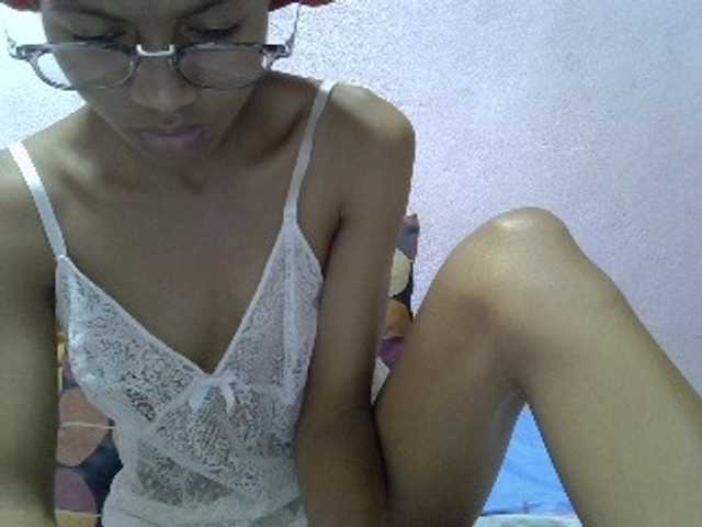 Yalane live cam on BongaCams