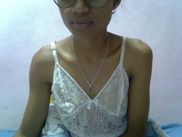 Yalane live cam on BongaCams