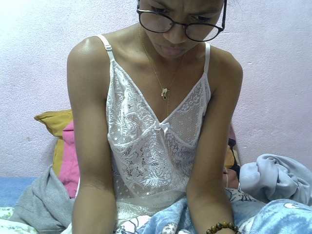 Yalane live cam on BongaCams