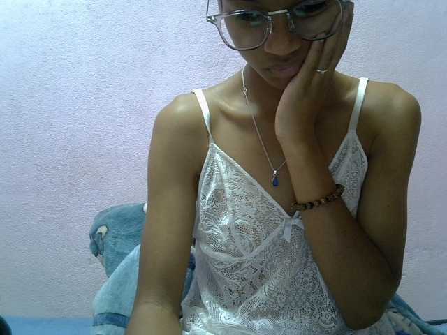 Yalane live cam on BongaCams