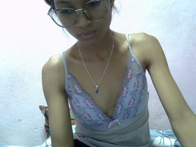 Yalane live cam on BongaCams