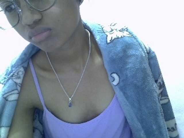 Yalane live cam on BongaCams