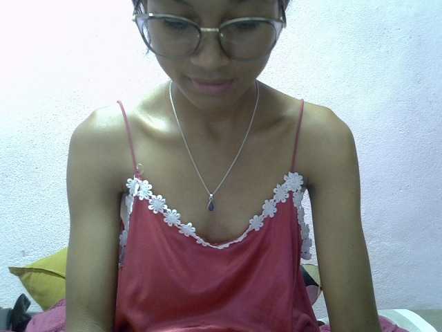 Yalane live cam on BongaCams