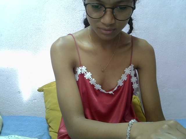 Yalane live cam on BongaCams