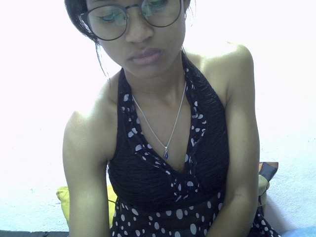 Yalane live cam on BongaCams