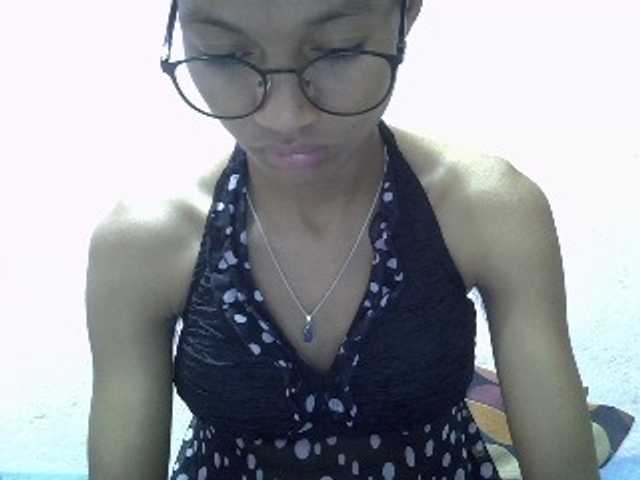 Yalane live cam on BongaCams