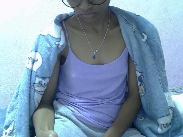 Yalane live cam on BongaCams