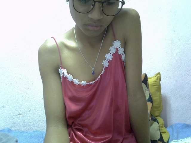Yalane live cam on BongaCams