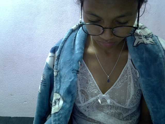 Yalane live cam on BongaCams