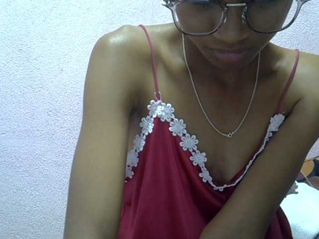 Yalane live cam on BongaCams