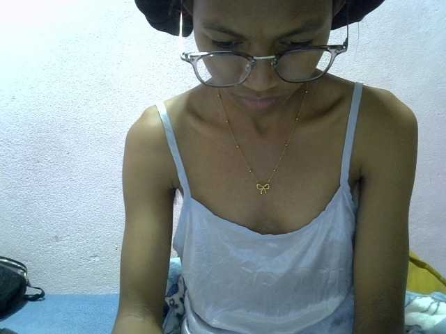 Yalane live webcam show