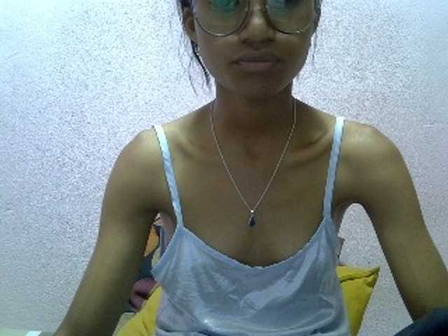 Yalane live cam on BongaCams