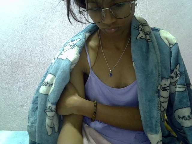 Yalane live cam on BongaCams