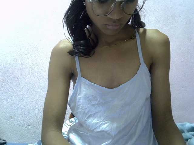 Yalane live cam on BongaCams