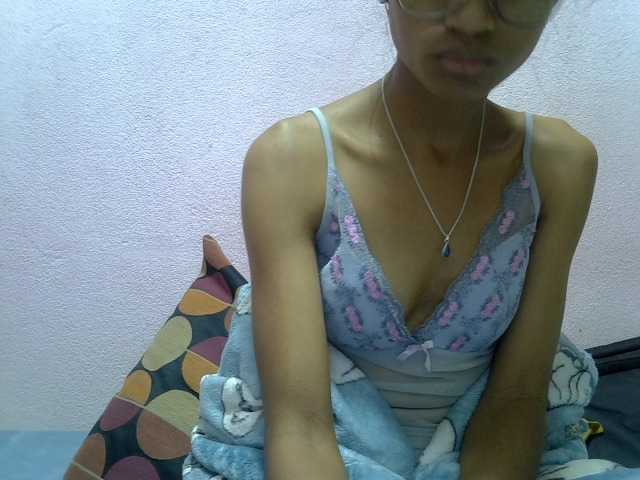 Yalane live cam on BongaCams