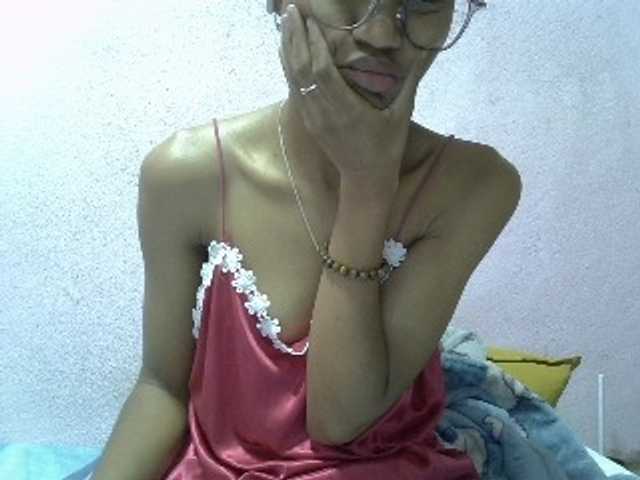 Yalane live cam on BongaCams