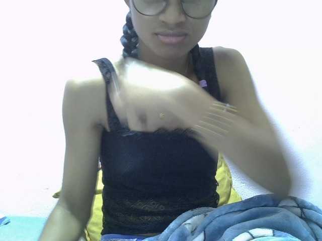 Yalane live cam on BongaCams