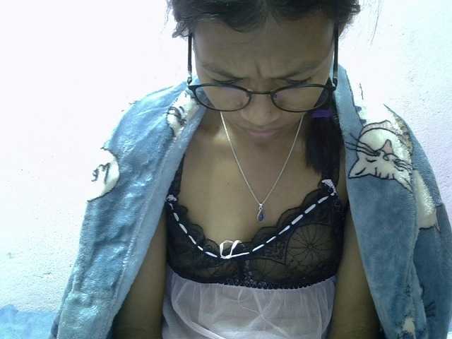 Yalane live cam on BongaCams