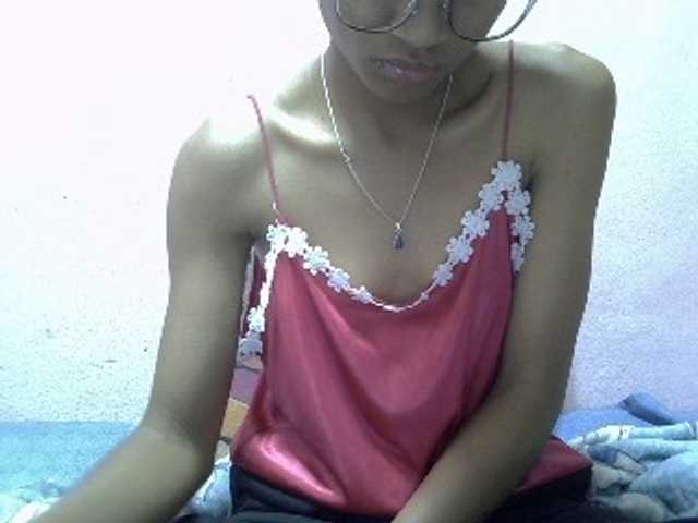 Yalane live cam on BongaCams