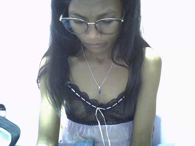Yalane live cam on BongaCams