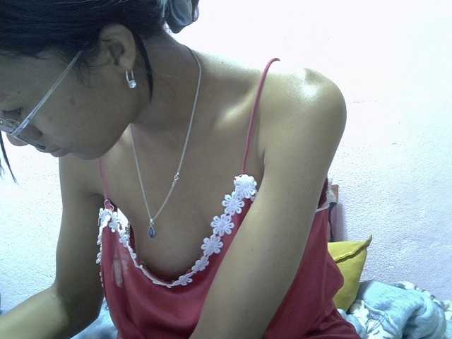 Yalane live cam on BongaCams