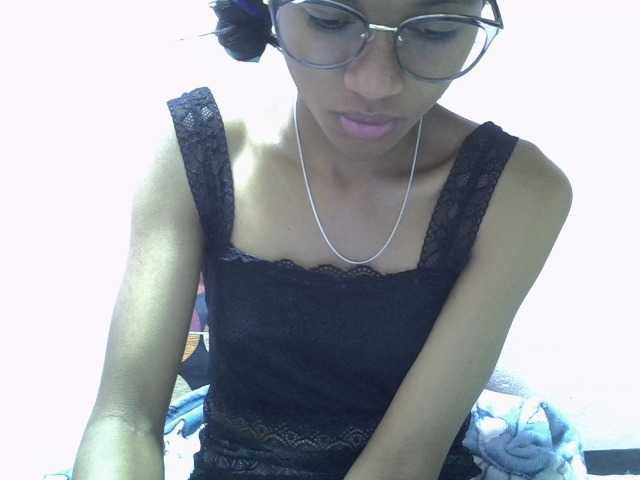 Yalane live cam on BongaCams