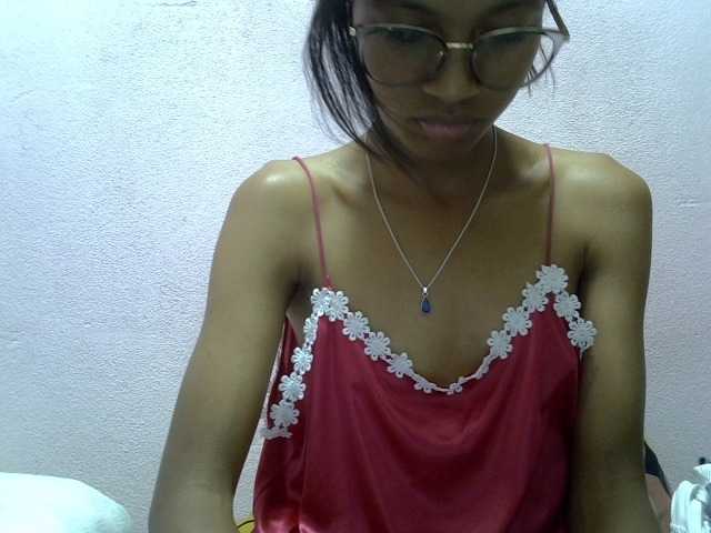 Yalane live cam on BongaCams