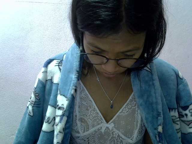 Yalane live cam on BongaCams