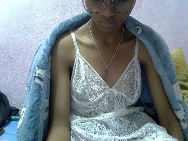 Yalane live cam on BongaCams