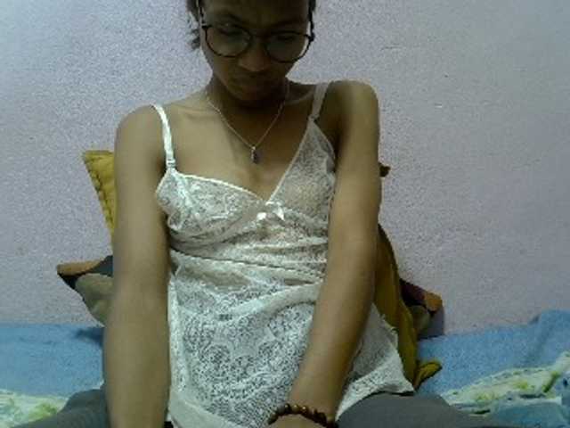 Yalane live cam on BongaCams