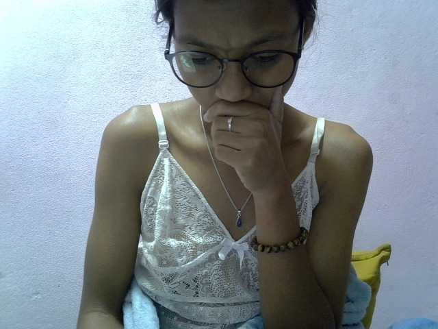 Yalane live cam on BongaCams