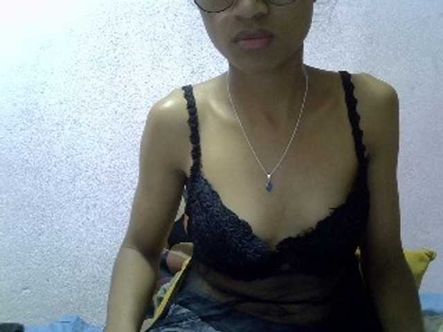 Yalane live cam on BongaCams