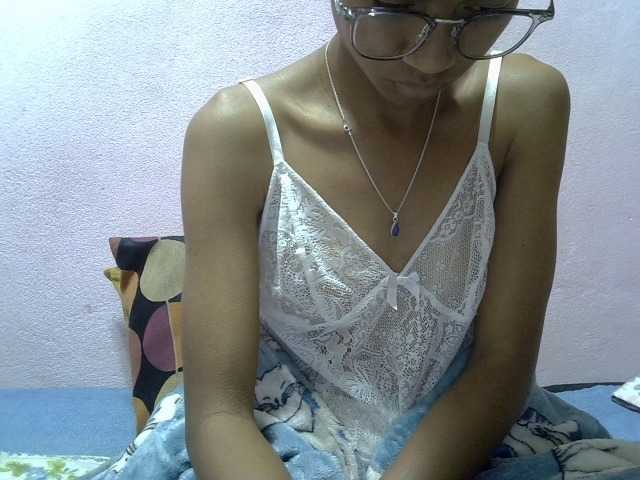 Yalane live cam on BongaCams
