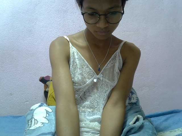 Yalane live cam on BongaCams