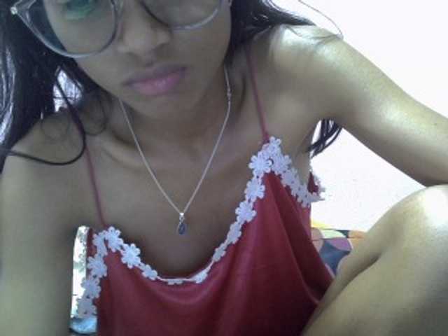 Yalane live cam on BongaCams