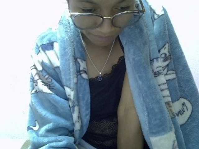 Yalane live cam on BongaCams