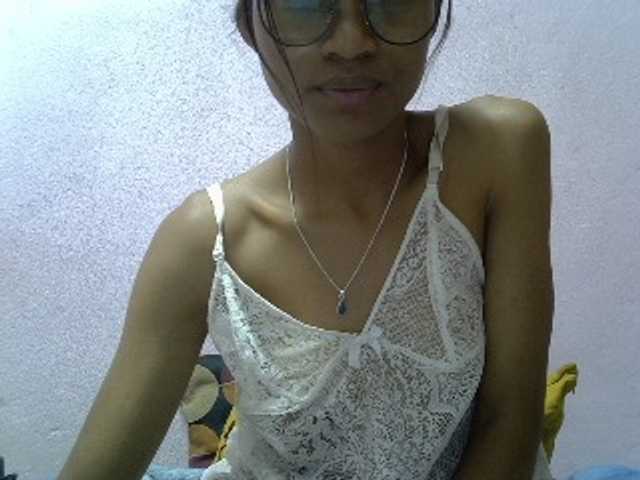Yalane live cam on BongaCams