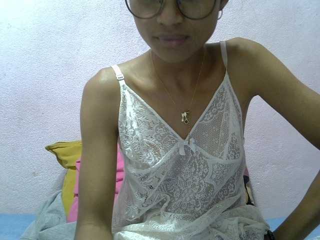 Yalane live cam on BongaCams